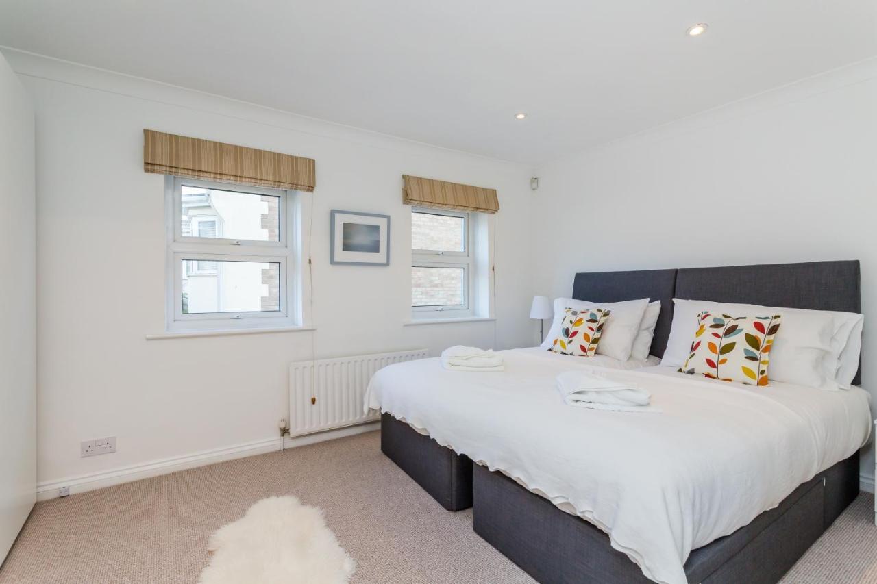 Modern Mews House With Free Parking Space, And Patio By Huluki Sussex Stays Brighton Exterior photo