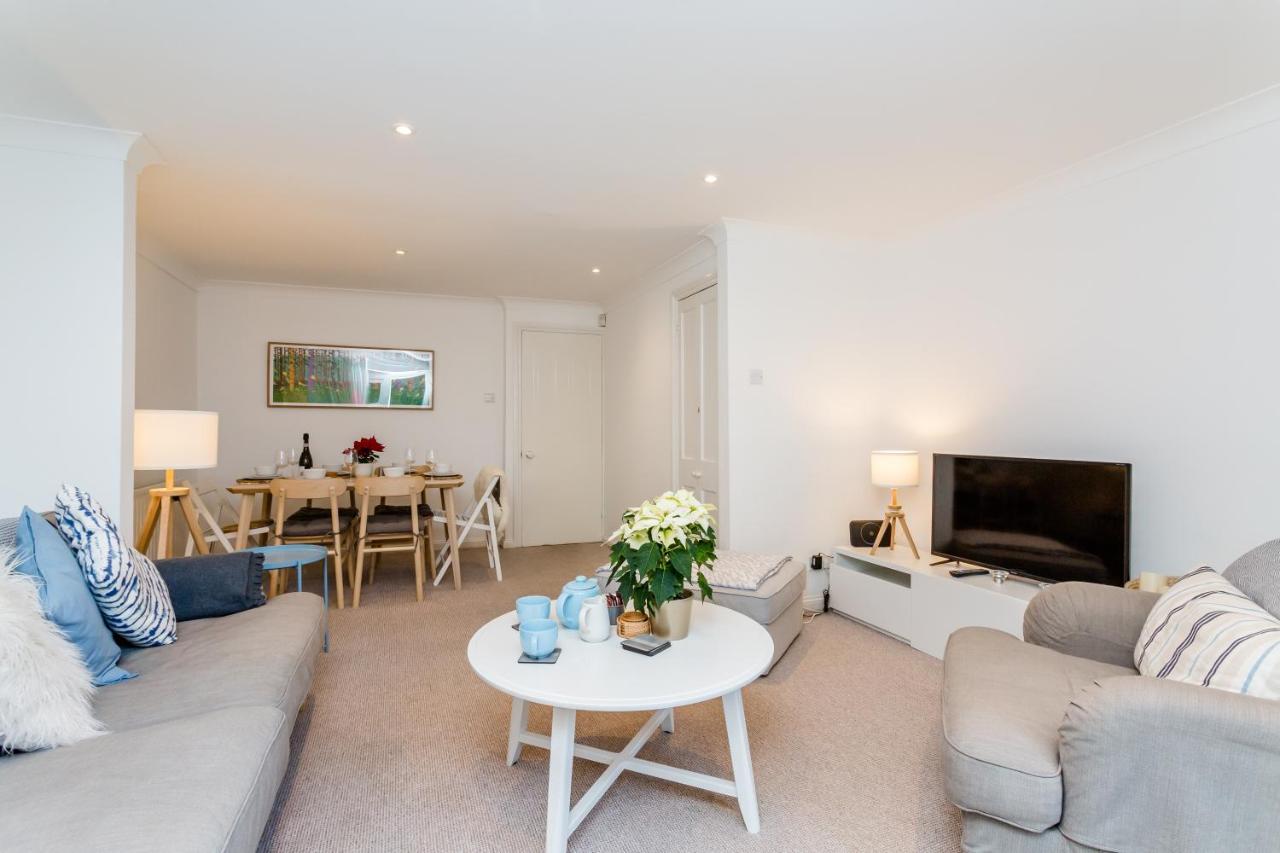 Modern Mews House With Free Parking Space, And Patio By Huluki Sussex Stays Brighton Exterior photo
